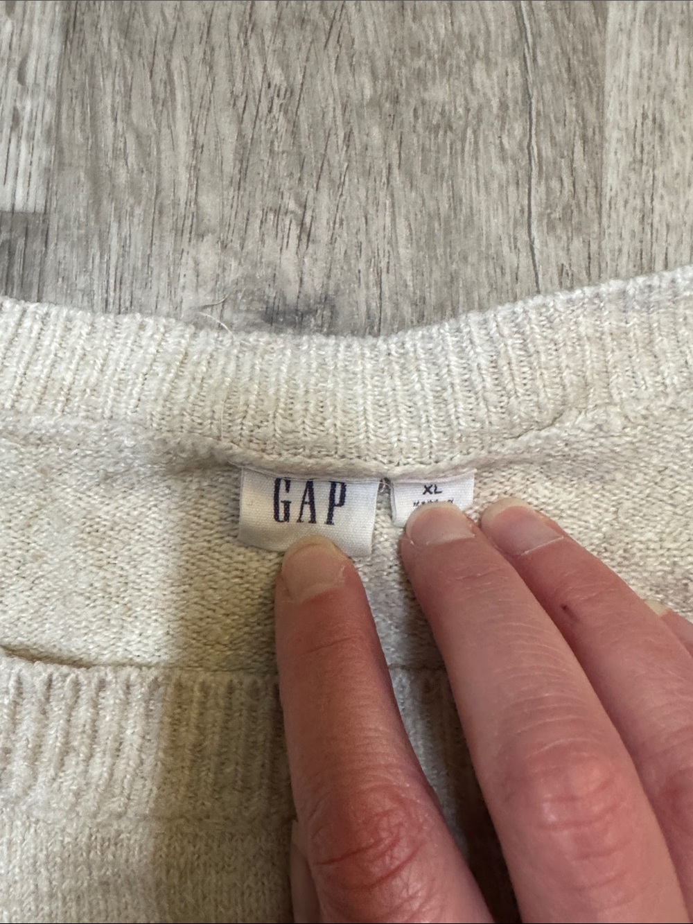 GAP Cream Penguin Graphic Crewneck Sweater - XL - Picture 2 of 7